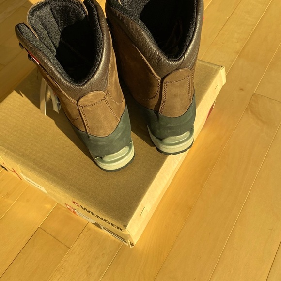Wenger Waterproof Boots 9 (new) Made in Italy - Picture 5 of 7